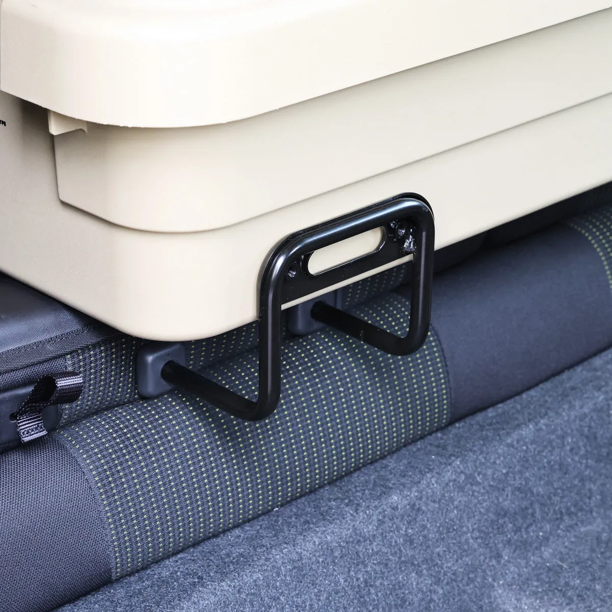 APIO Plug-In Luggage Stopper for Suzuki Jimny (2018 )