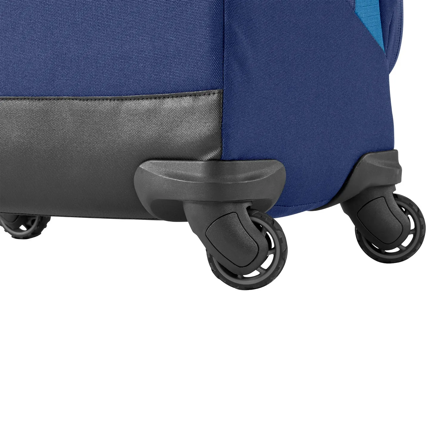 Expanse 22" Luggage - 4-Wheel