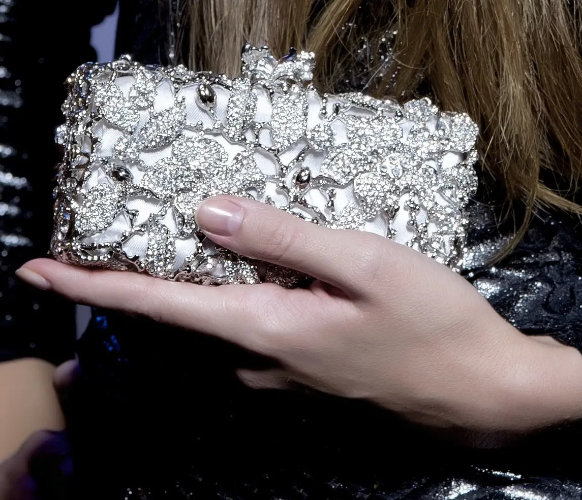 Geranium silver Clutch