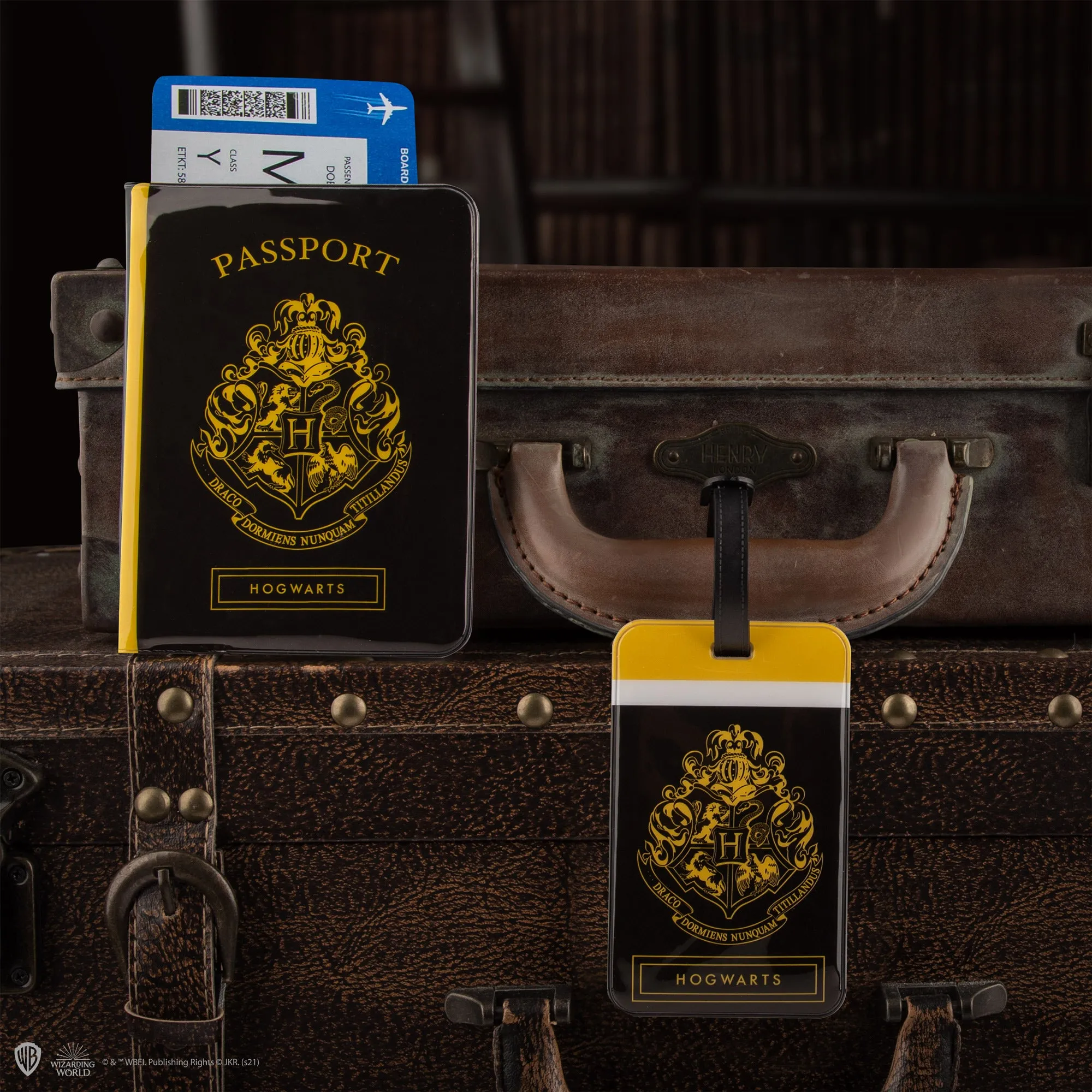 Hogwarts Luggage Tag & Passport Cover Set